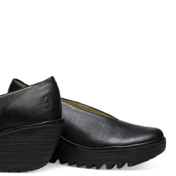 Czółenka damskie Fly London YAZ skórzane czarny P500025149