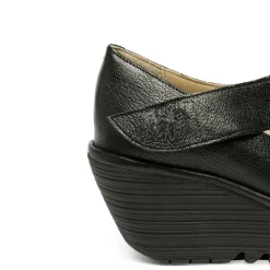 Czółenka damskie Fly London YASI 682 skórzane czarny P500682000