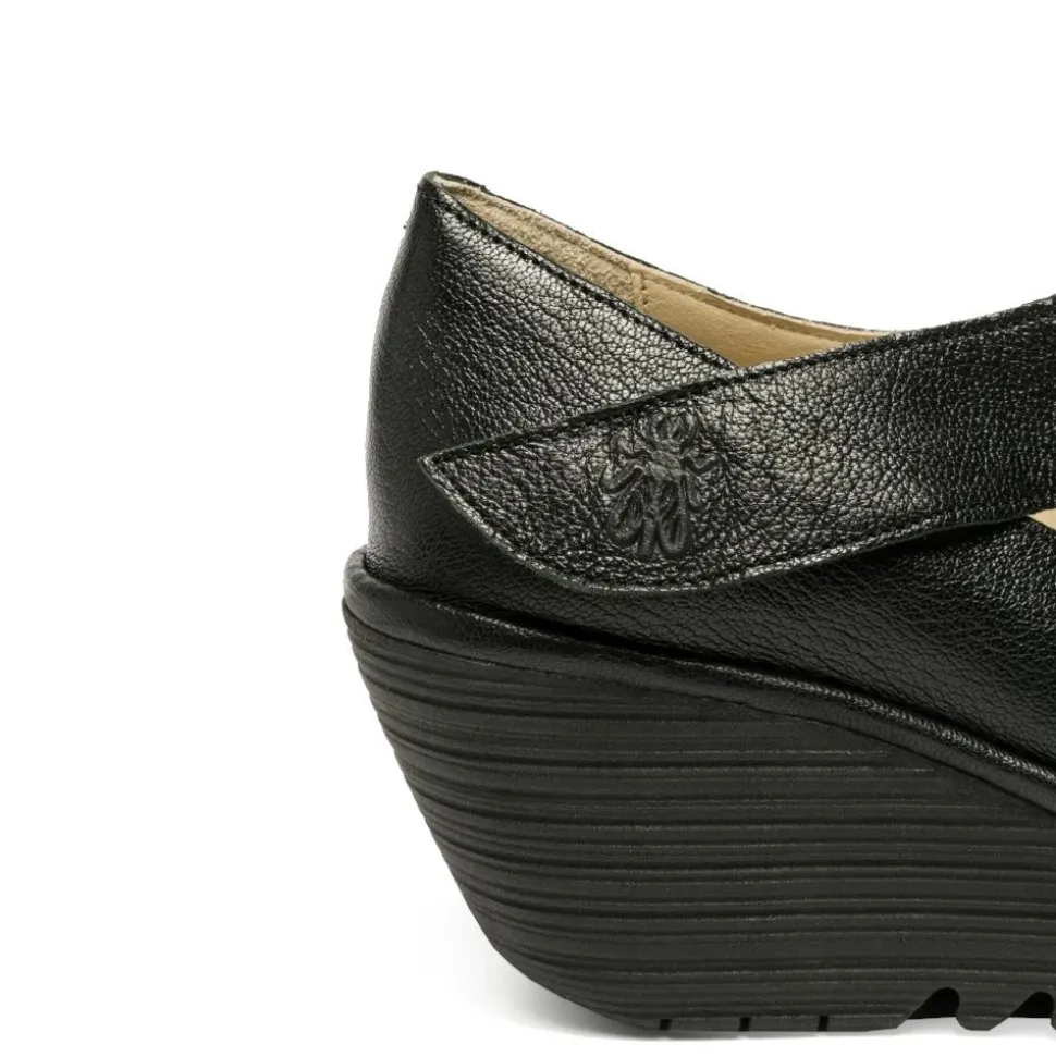 Czółenka damskie Fly London YASI 682 skórzane czarny P500682000